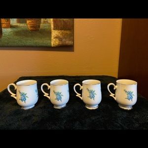 Porcelain mugs